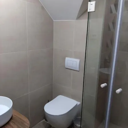 Flowhouse - Cozy Place For You. *